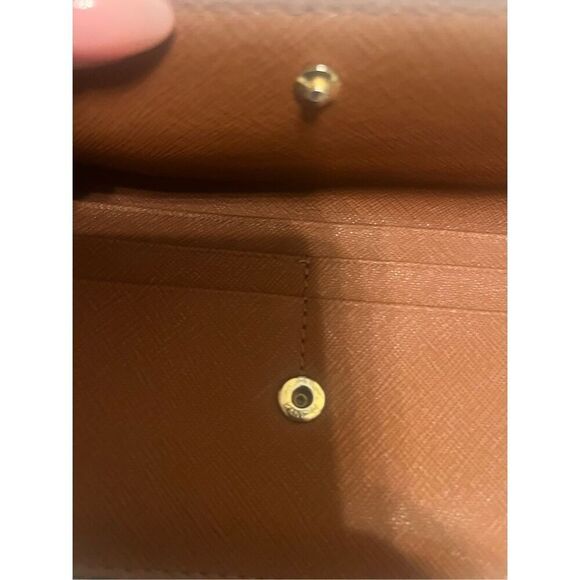 Michael Kors Tri Fold Wallet - Picture 8 of 8